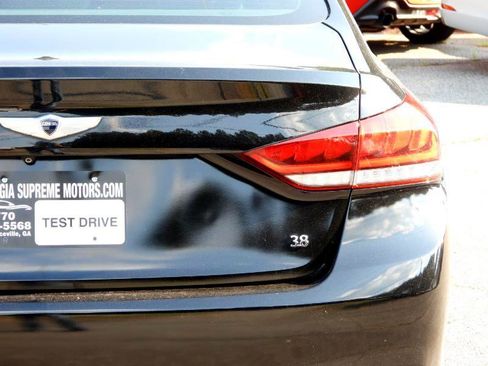 Used 2015 Hyundai Genesis 3.8 image 18