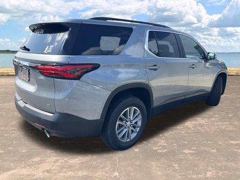Used 2023 Chevrolet Traverse LT FWD image 4