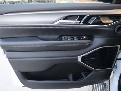 New 2026 Jeep Grand Wagoneer L Limited AWD/4WD image 18