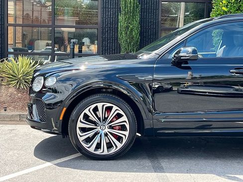 Used 2023 Bentley Bentayga image 10