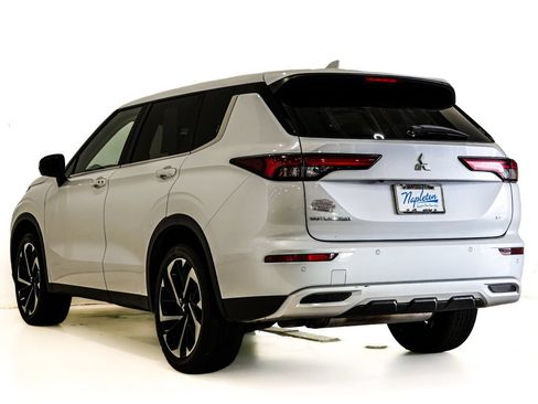 Used 2024 Mitsubishi Outlander SE AWD/4WD image 8