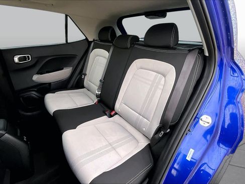 Certified 2025 Hyundai Venue SEL FWD image 21