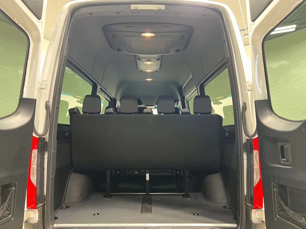 Used 2024 Mercedes-Benz Sprinter 2500 image 25