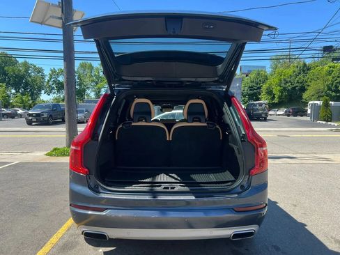 Used 2018 Volvo XC90 T6 Momentum w/ Convenience Package AWD/4WD image 9