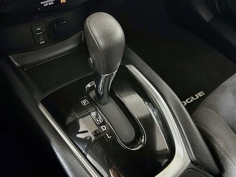 Used 2016 Nissan Rogue SV AWD/4WD image 17