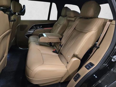 New 2026 Land Rover Range Rover Long Wheelbase SE image 16
