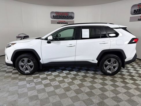 Used 2024 Toyota RAV4 XLE AWD/4WD image 6