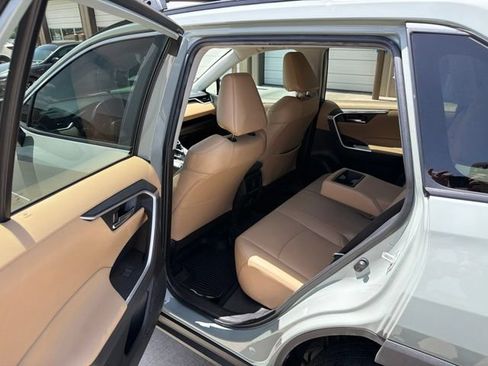 Used 2022 Toyota RAV4 XLE Premium FWD image 20