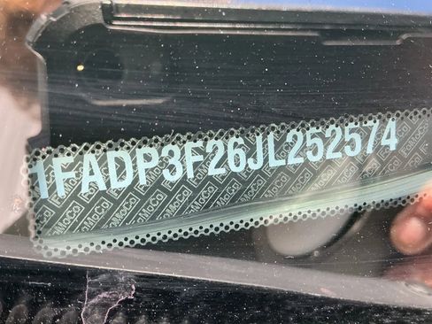 Used 2018 Ford Focus SE image 32