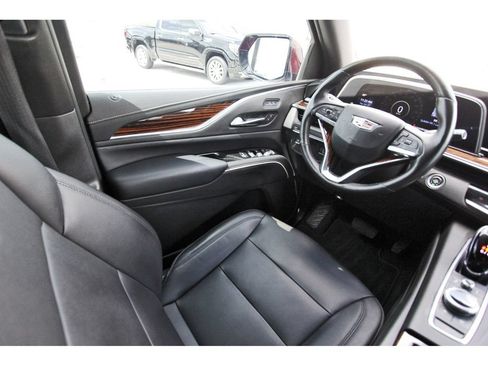 Used 2022 Cadillac Escalade ESV Luxury RWD image 8