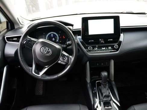 Used 2024 Toyota Corolla Cross XLE w/ Convenience Package AWD/4WD image 19