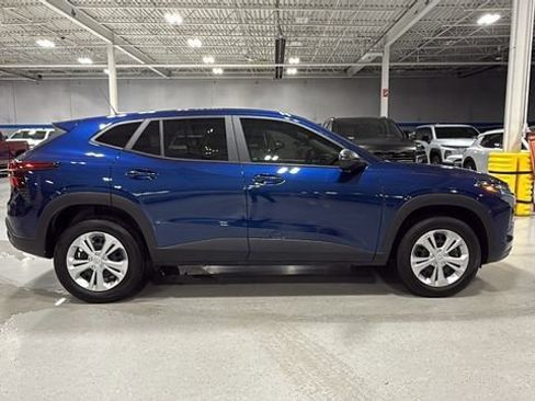 Used 2024 Chevrolet Trax LS image 3