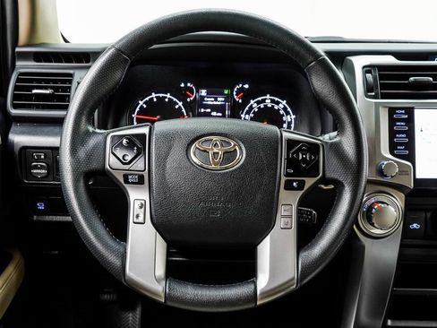Used 2022 Toyota 4Runner SR5 Premium image 18