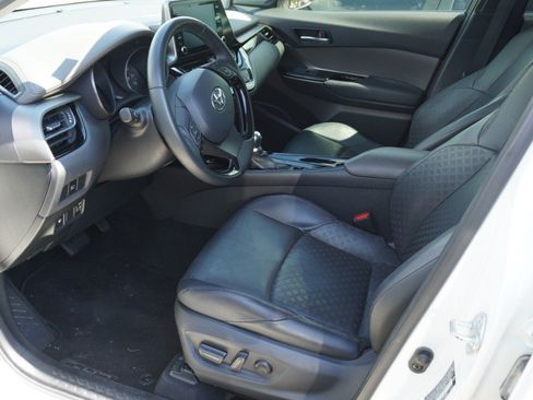 Used 2020 Toyota C-HR Limited FWD image 10
