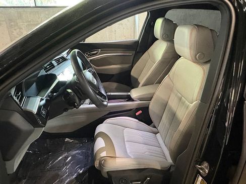 Used 2024 Audi Q8 e-tron Prestige w/ Prestige Package AWD/4WD image 5