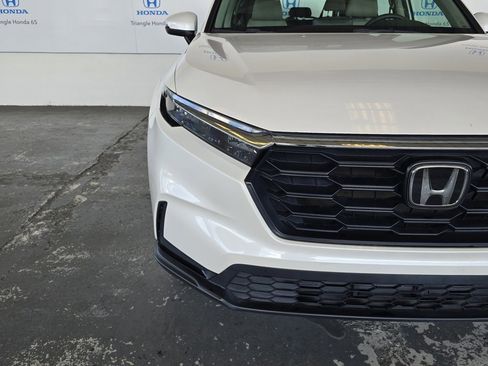 Used 2023 Honda CR-V LX image 16