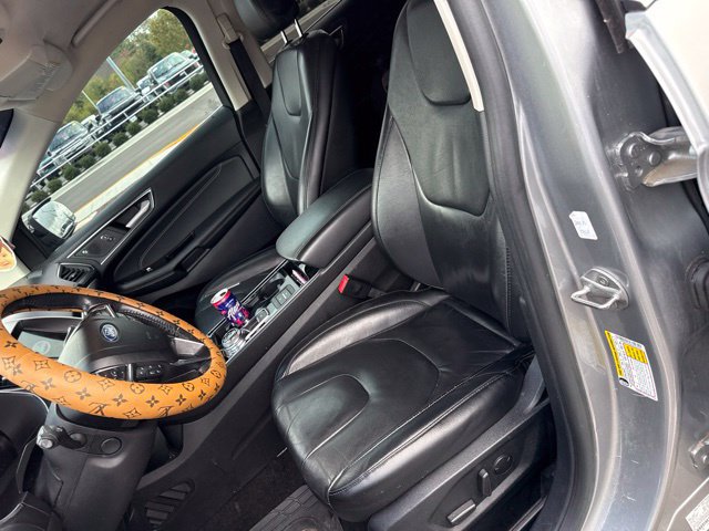 Used 2020 Ford Edge Titanium FWD image 4