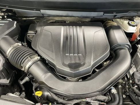 Used 2025 Chevrolet Traverse LT AWD/4WD image 28