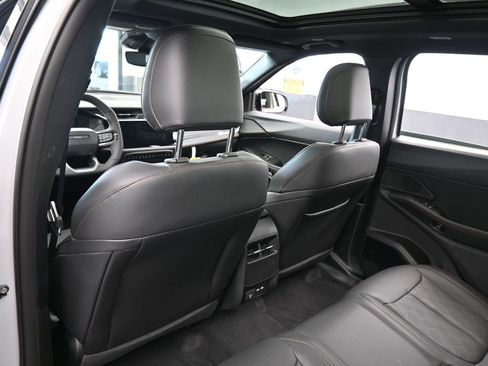 New 2026 Jeep Cherokee Overland image 32