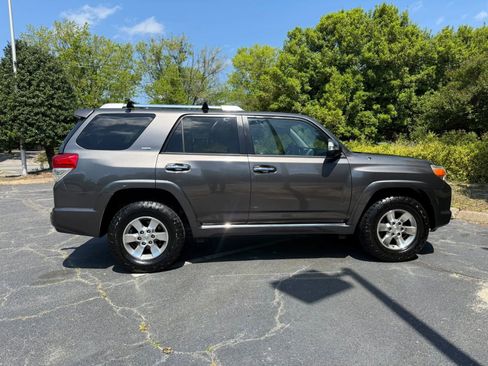 Used 2010 Toyota 4Runner SR5 RWD image 5