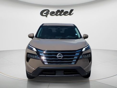 Certified 2024 Nissan Rogue SV FWD image 8