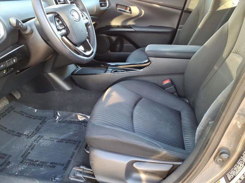 Used 2021 Toyota Prius Prime LE image 13