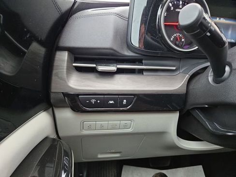 Used 2024 Kia Carnival EX image 20