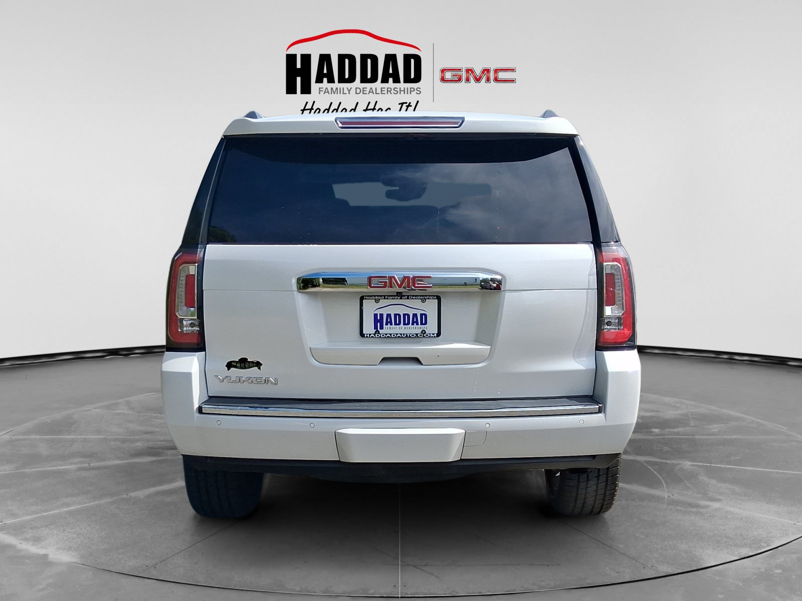 Used 2020 GMC Yukon Denali w/ Denali Premium Package AWD/4WD image 3