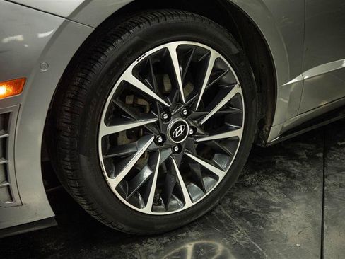 Used 2021 Hyundai Sonata Limited FWD image 3