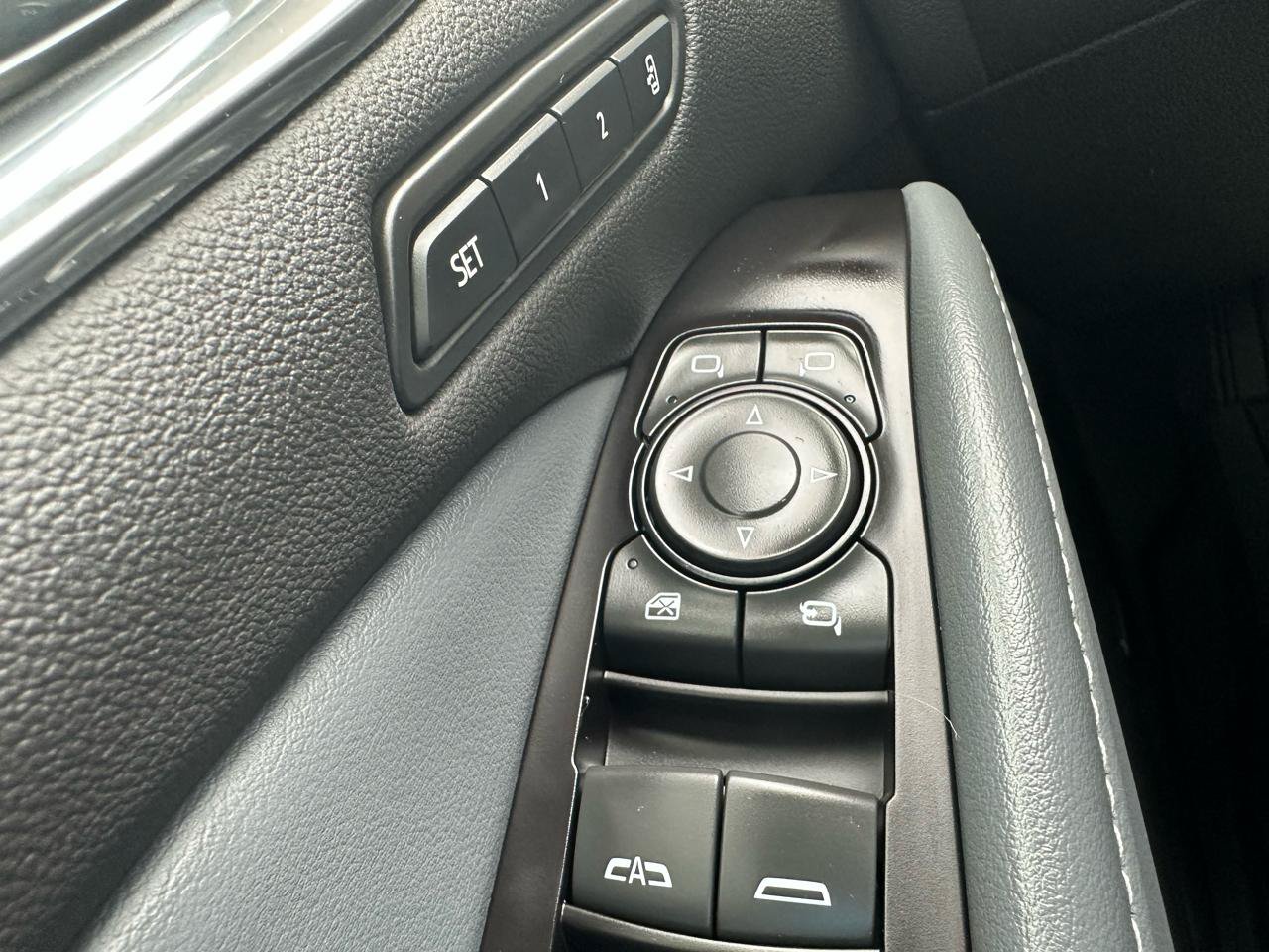 Used 2019 Buick Enclave Premium w/ Experience Buick Package FWD image 13