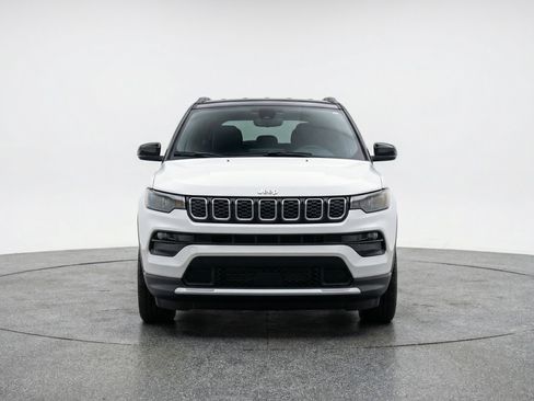 Used 2025 Jeep Compass Limited AWD/4WD image 2