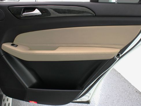 Used 2018 Mercedes-Benz GLS 450 4MATIC image 47