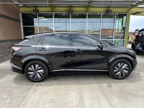 Used 2023 Nissan Ariya image 7