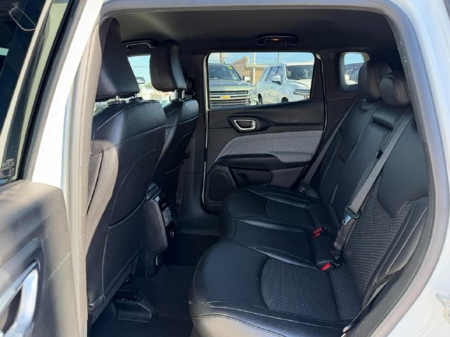 Used 2024 Jeep Compass Latitude AWD/4WD image 12