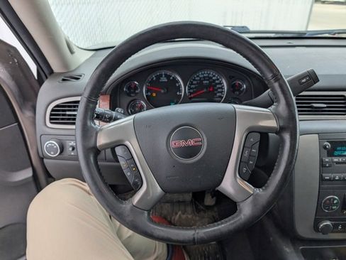 Used 2013 GMC Yukon XL SLT w/ SLT-2 Equipment Package image 10