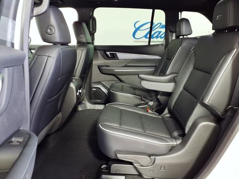 New 2026 Buick Enclave Sport Touring w/ Power Package FWD image 8