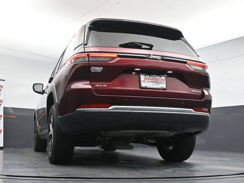 Used 2023 Jeep Grand Cherokee Limited AWD/4WD image 32