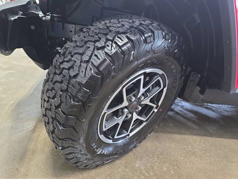 New 2026 Jeep Wrangler Unlimited Rubicon w/ Whitecap Package AWD/4WD image 33