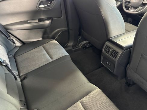 Used 2025 Nissan Rogue SV FWD image 29