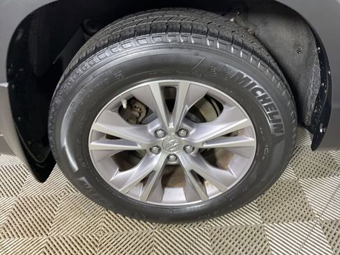 Used 2014 Toyota Highlander XLE image 10