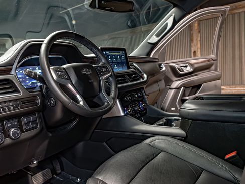 Used 2024 Chevrolet Tahoe Z71 w/ Off-Road Capability Package image 16