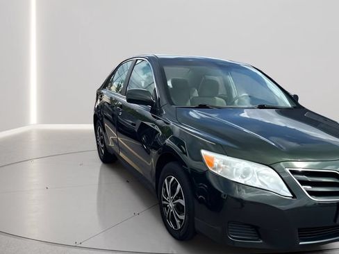 Used 2010 Toyota Camry LE FWD image 30