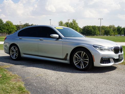 Used 2018 BMW 750i xDrive image 5