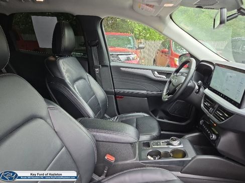 Used 2024 Ford Escape Platinum AWD/4WD image 16