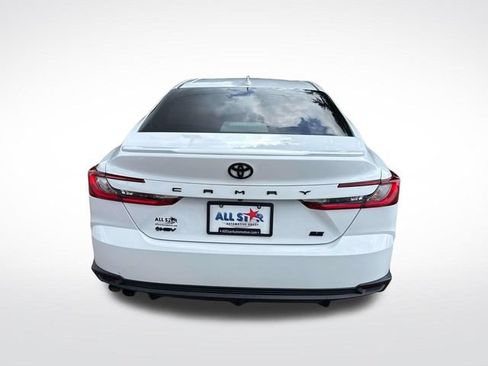 Used 2025 Toyota Camry SE FWD image 7