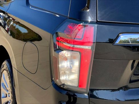 Used 2021 Chevrolet Tahoe Premier w/ Premium Package image 25