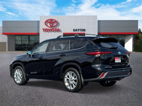 Used 2022 Toyota Highlander Limited image 4