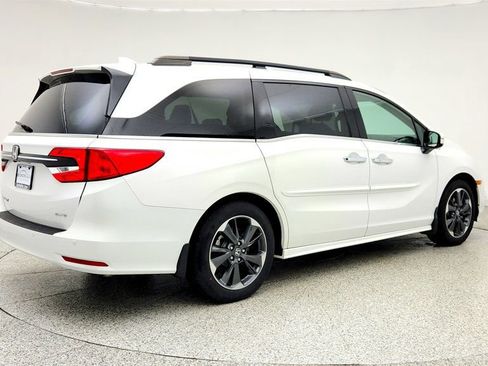 Used 2023 Honda Odyssey Elite image 5