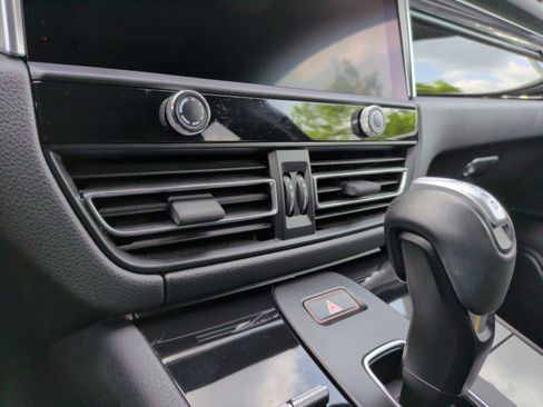 Used 2023 Porsche Macan image 19