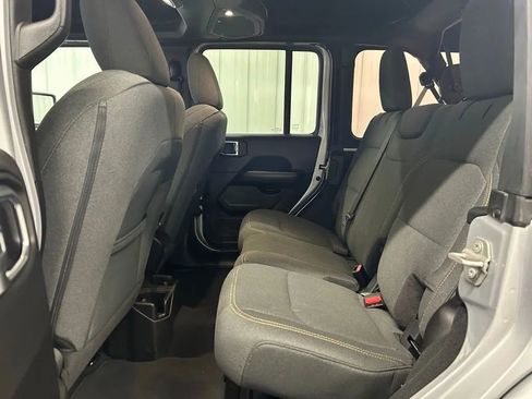 Used 2024 Jeep Wrangler Sahara image 13